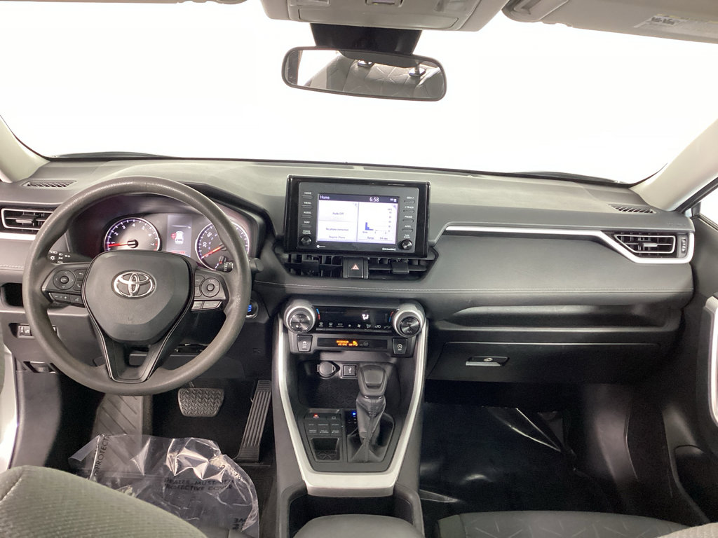 Used 2022 Toyota RAV4 XLE AWD/4WD image 17