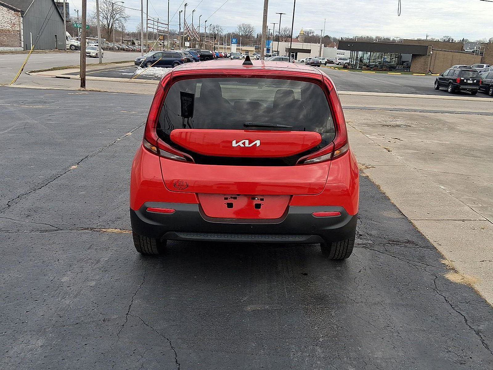 Used 2022 Kia Soul LX w/ Technology Package image 4