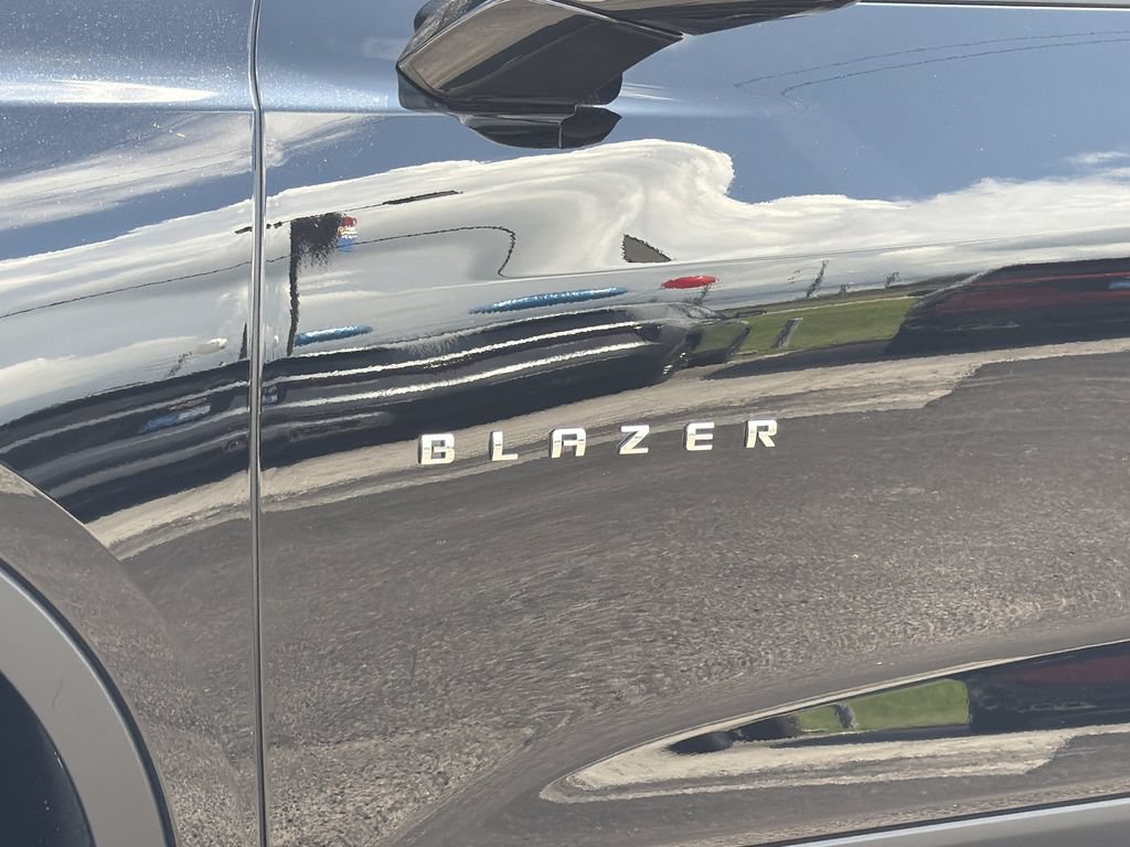 New 2026 Chevrolet Blazer LT w/ Convenience Package FWD image 24