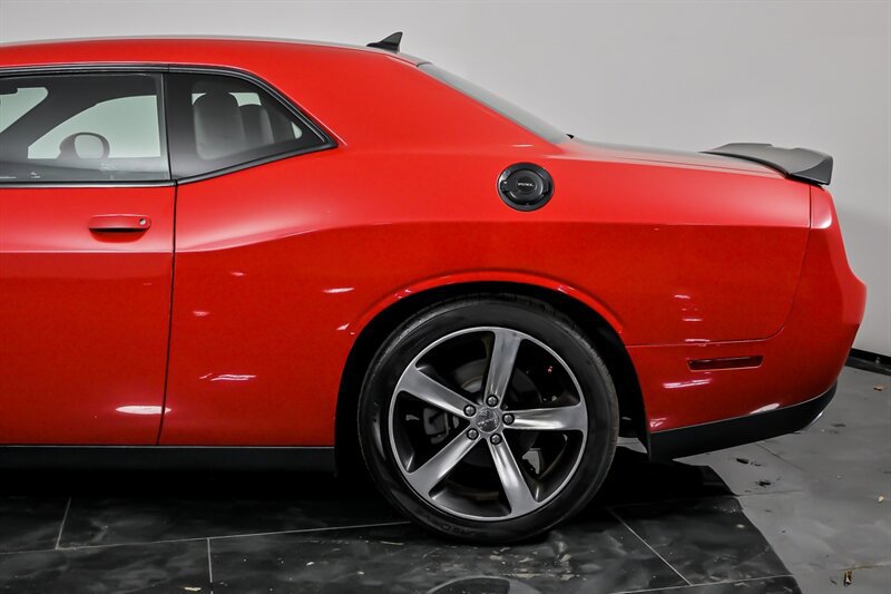 Used 2016 Dodge Challenger R/T Plus RWD image 7