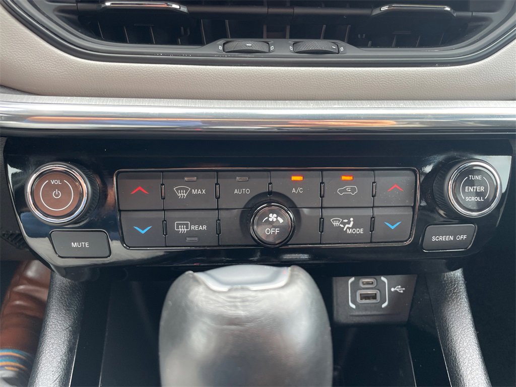 Used 2024 Jeep Compass Limited image 11