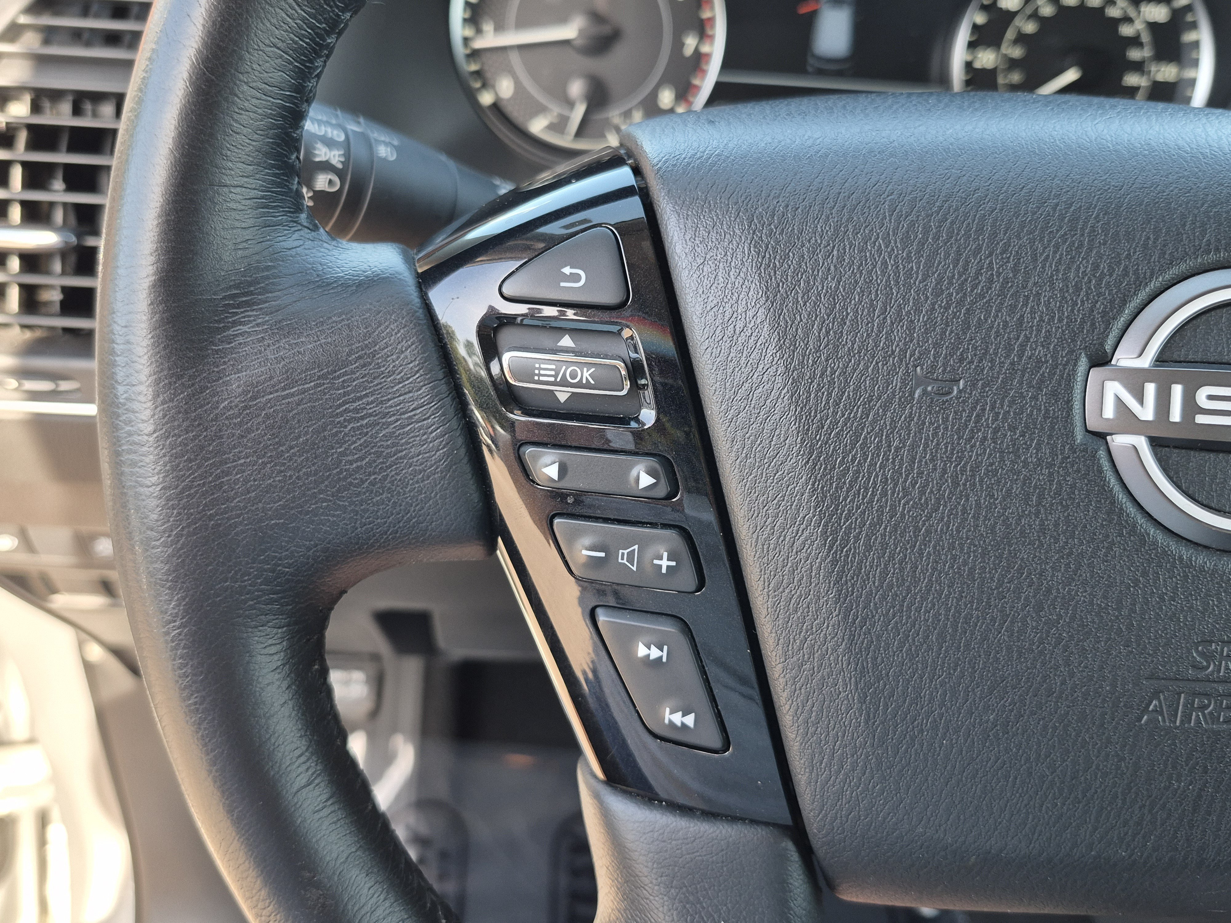 Certified 2024 Nissan Armada SL w/ Captain's Chairs Package RWD image 36
