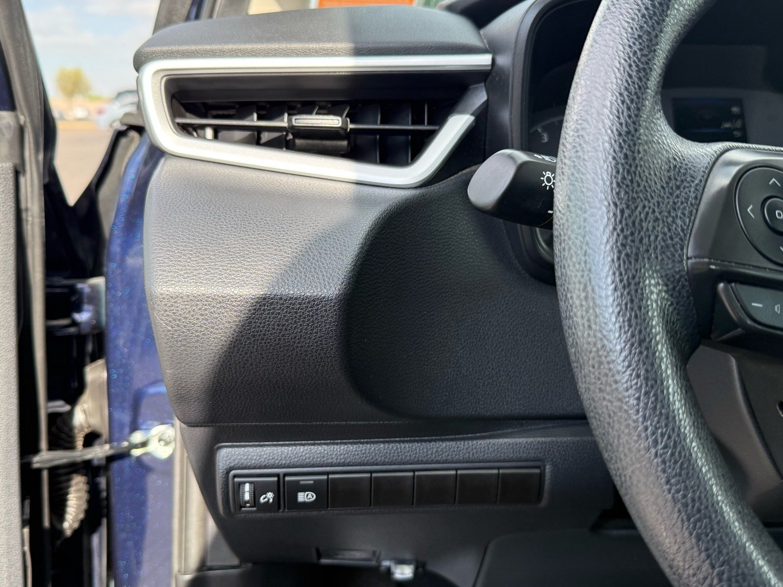 Used 2025 Toyota Corolla LE FWD image 15