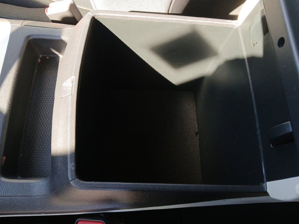 Used 2022 Kia Carnival LX FWD image 23