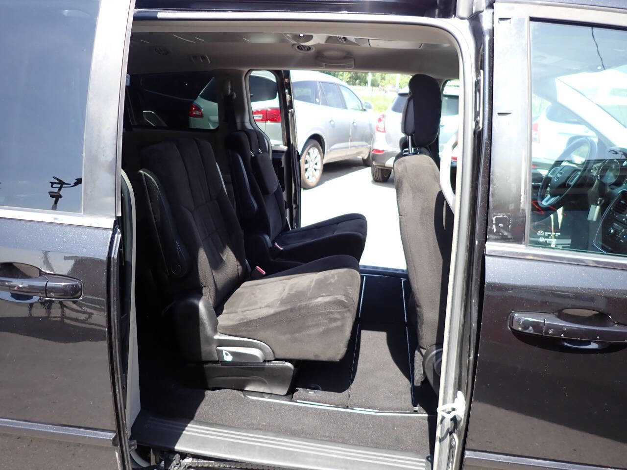 Used 2012 Dodge Grand Caravan Crew w/ Crew Value Pkg FWD image 10