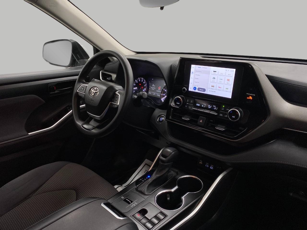 Used 2023 Toyota Highlander L image 19