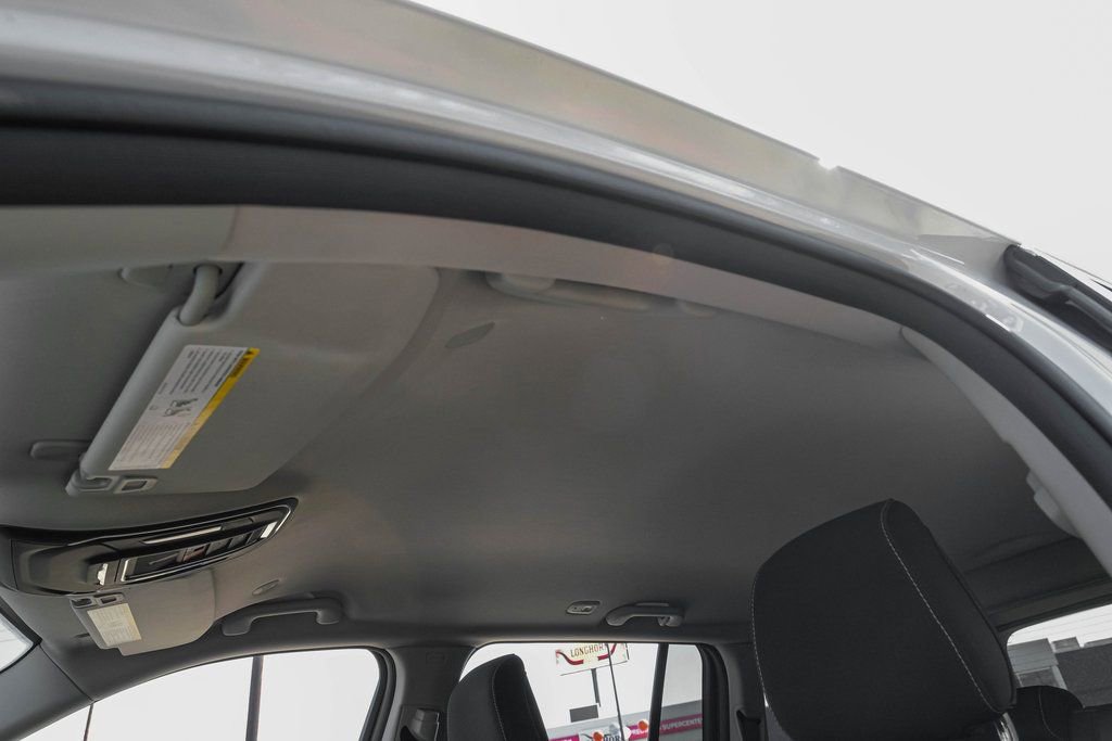 Used 2022 Jeep Grand Cherokee Laredo w/ Luxury Tech Group I image 40