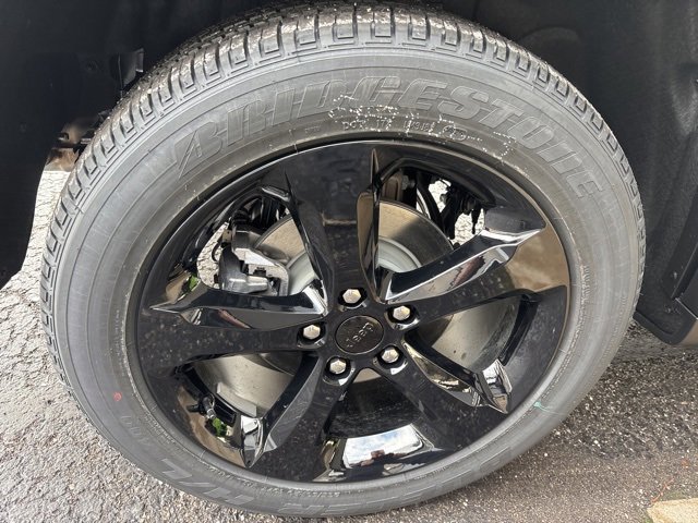 New 2025 Jeep Grand Cherokee Altitude image 30