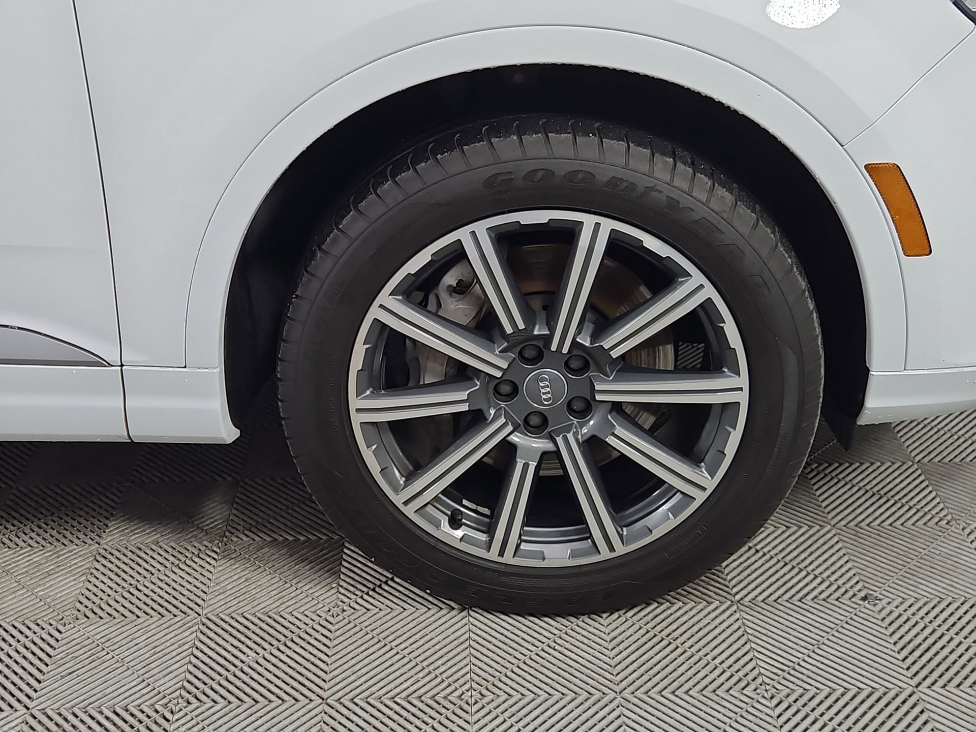 Used 2017 Audi Q7 3.0T Premium Plus w/ Premium Plus Package image 10