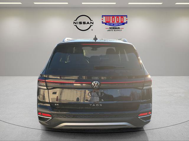 Used 2025 Volkswagen Taos SE image 4