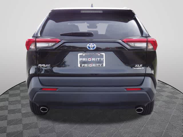 Used 2024 Toyota RAV4 XLE AWD/4WD image 3