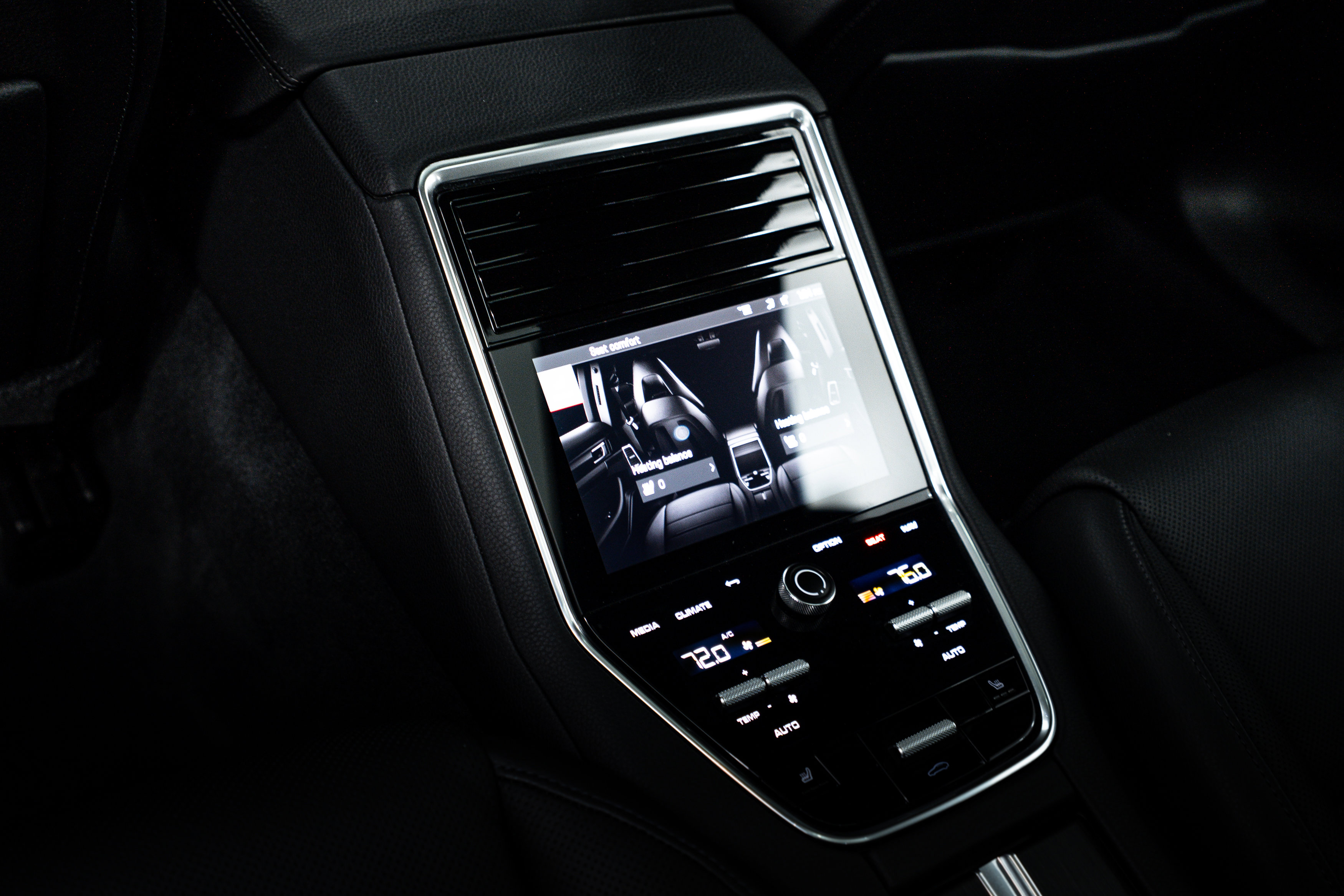 Certified 2023 Porsche Panamera 4 Platinum Edition AWD/4WD image 24