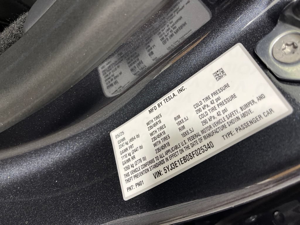 Used 2025 Tesla Model 3 Long Range AWD/4WD image 37