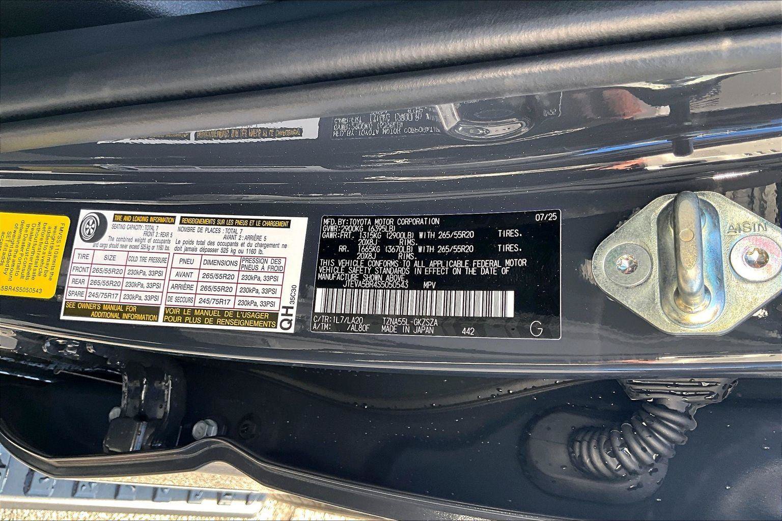 Used 2025 Toyota 4Runner Limited AWD/4WD image 37