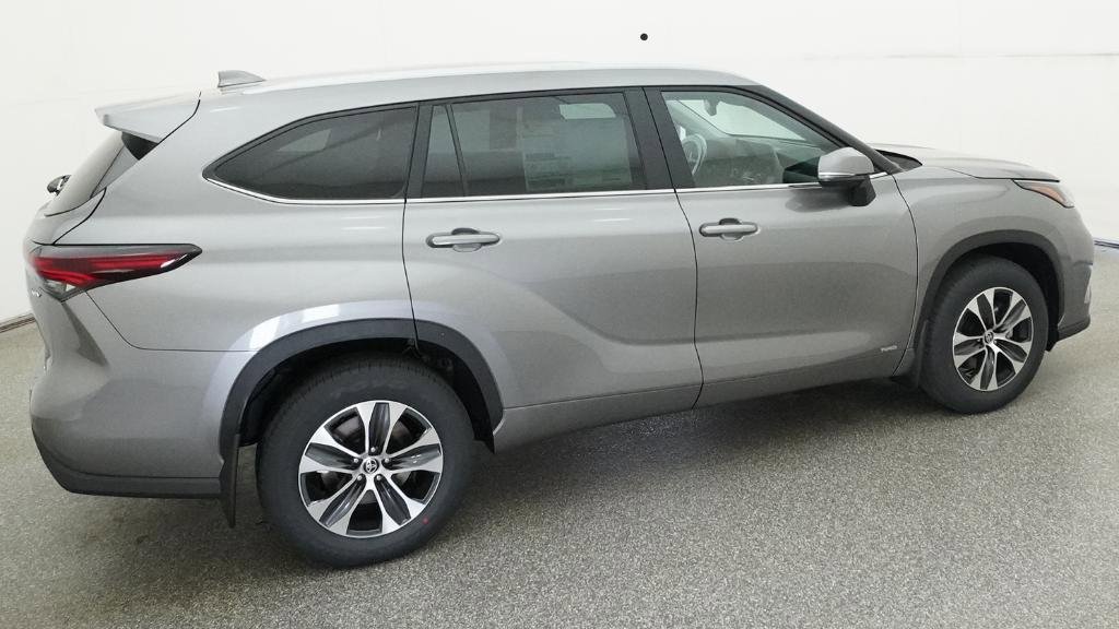 New 2026 Toyota Highlander XLE image 14