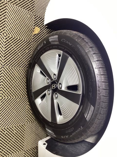 Used 2020 Hyundai Ioniq Blue image 9