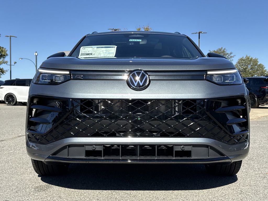 New 2026 Volkswagen Tiguan SE R-Line image 8