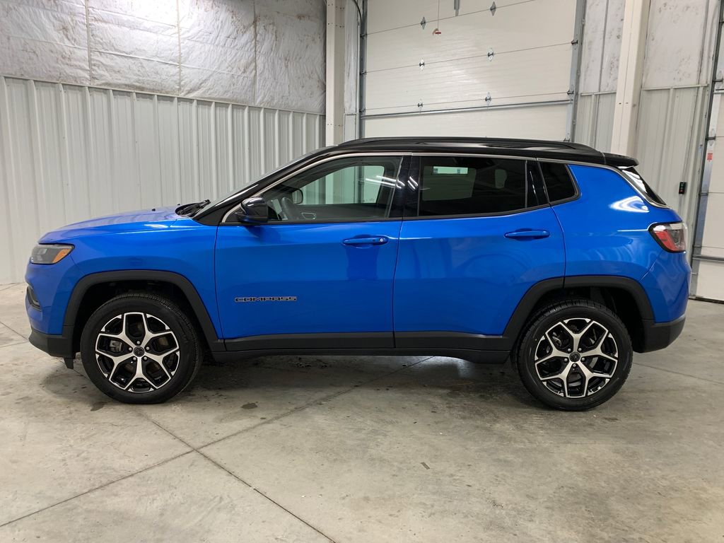 Used 2025 Jeep Compass Limited image 3
