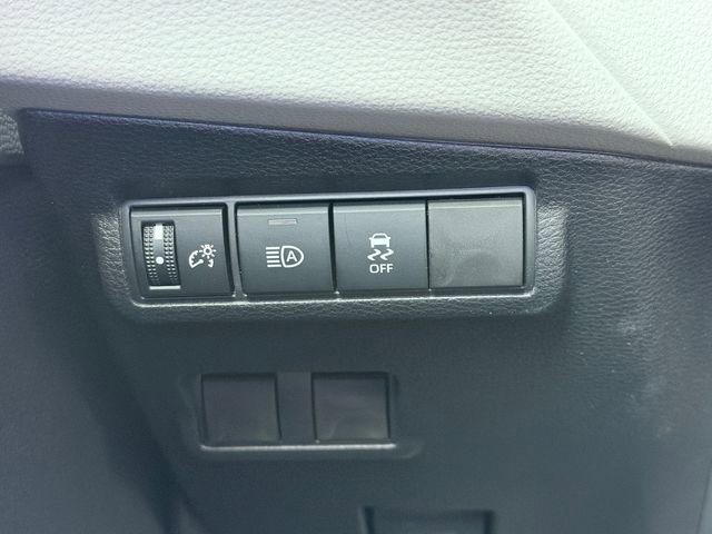 Used 2026 Toyota Corolla Cross L image 24