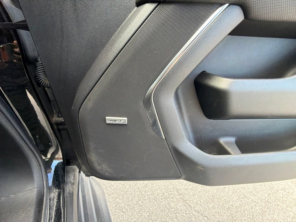 Used 2024 GMC Yukon SLT AWD/4WD image 46