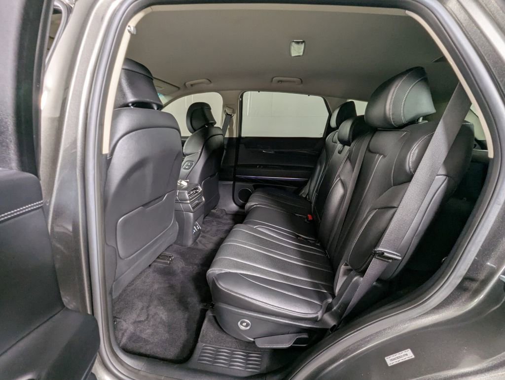 Used 2025 Genesis GV80 2.5T AWD/4WD image 25