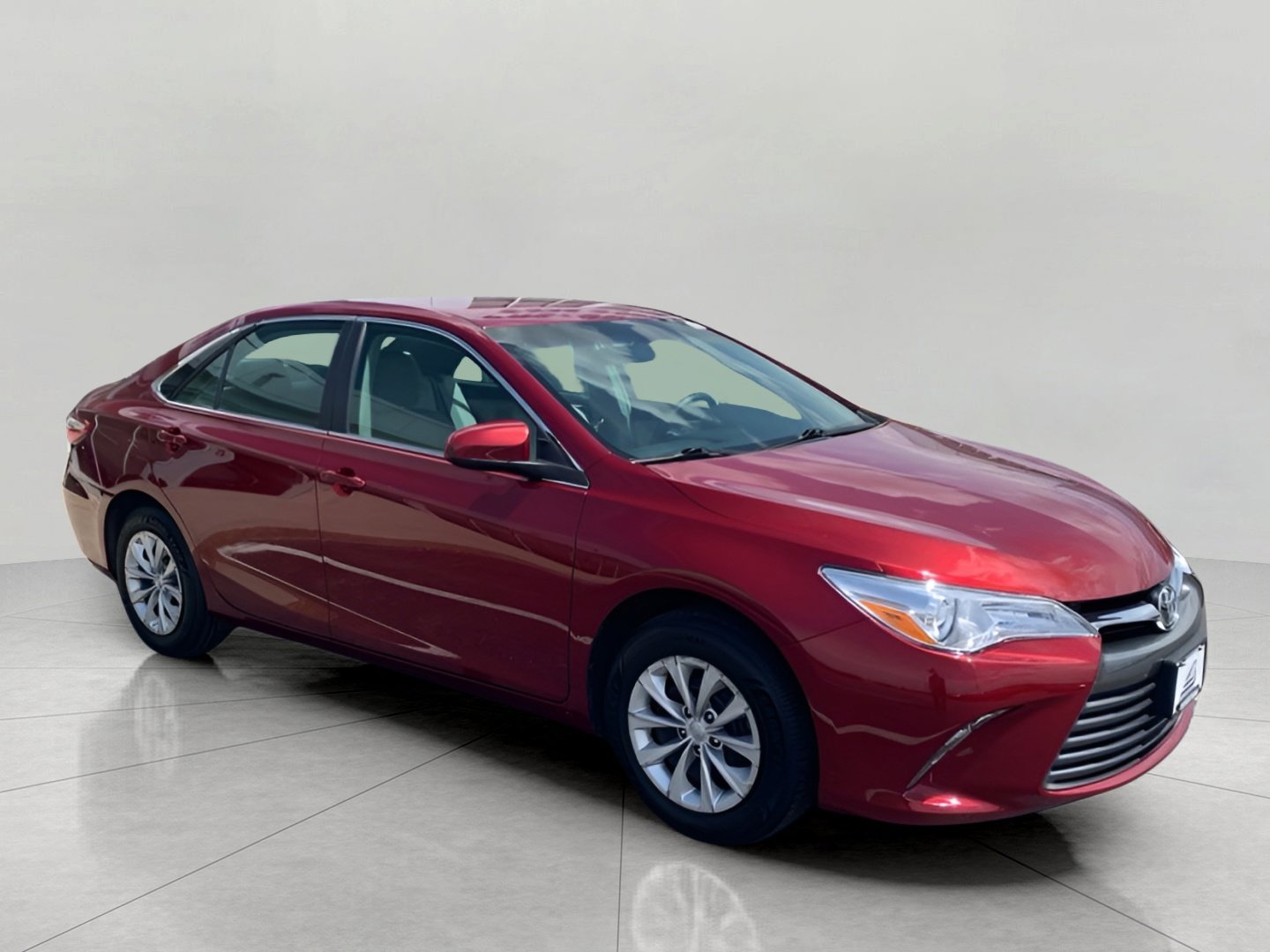 Used 2017 Toyota Camry LE FWD image 1