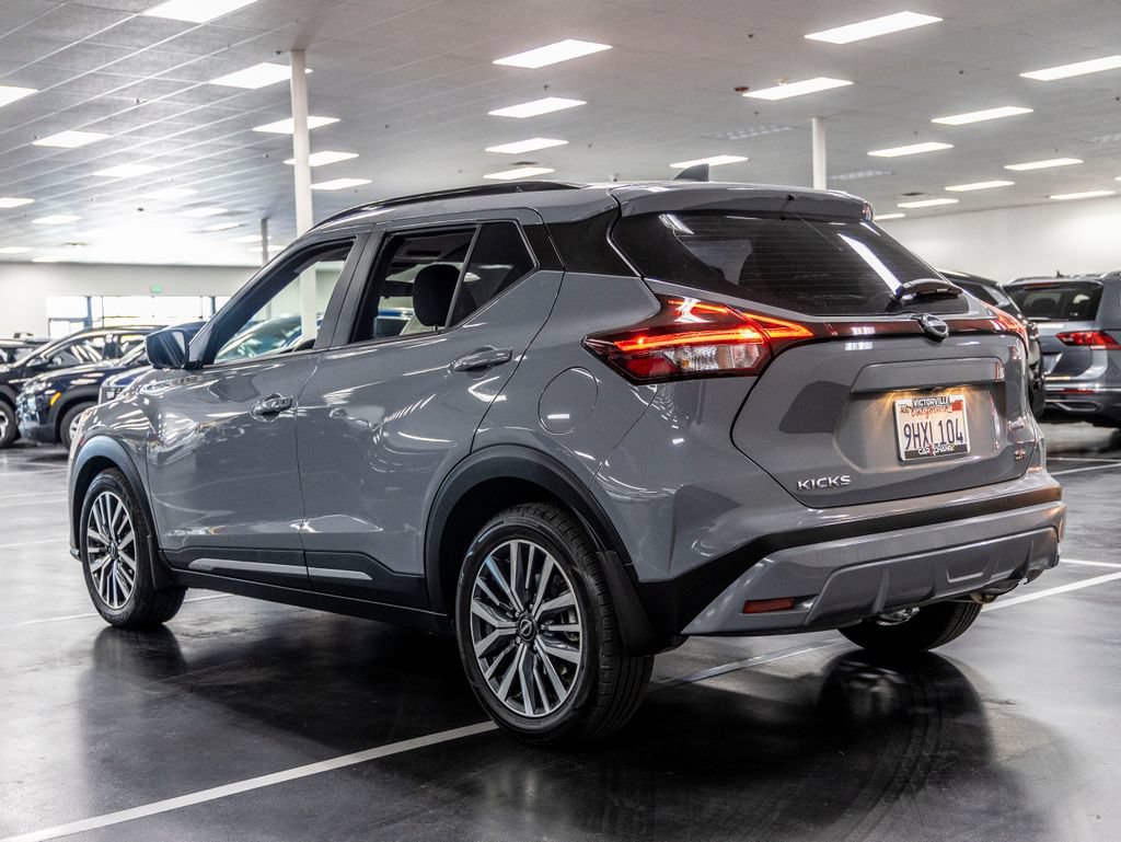 Used 2023 Nissan Kicks SR FWD image 5