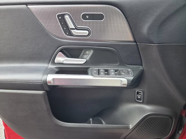 Used 2020 Mercedes-Benz GLB 250 4MATIC image 22
