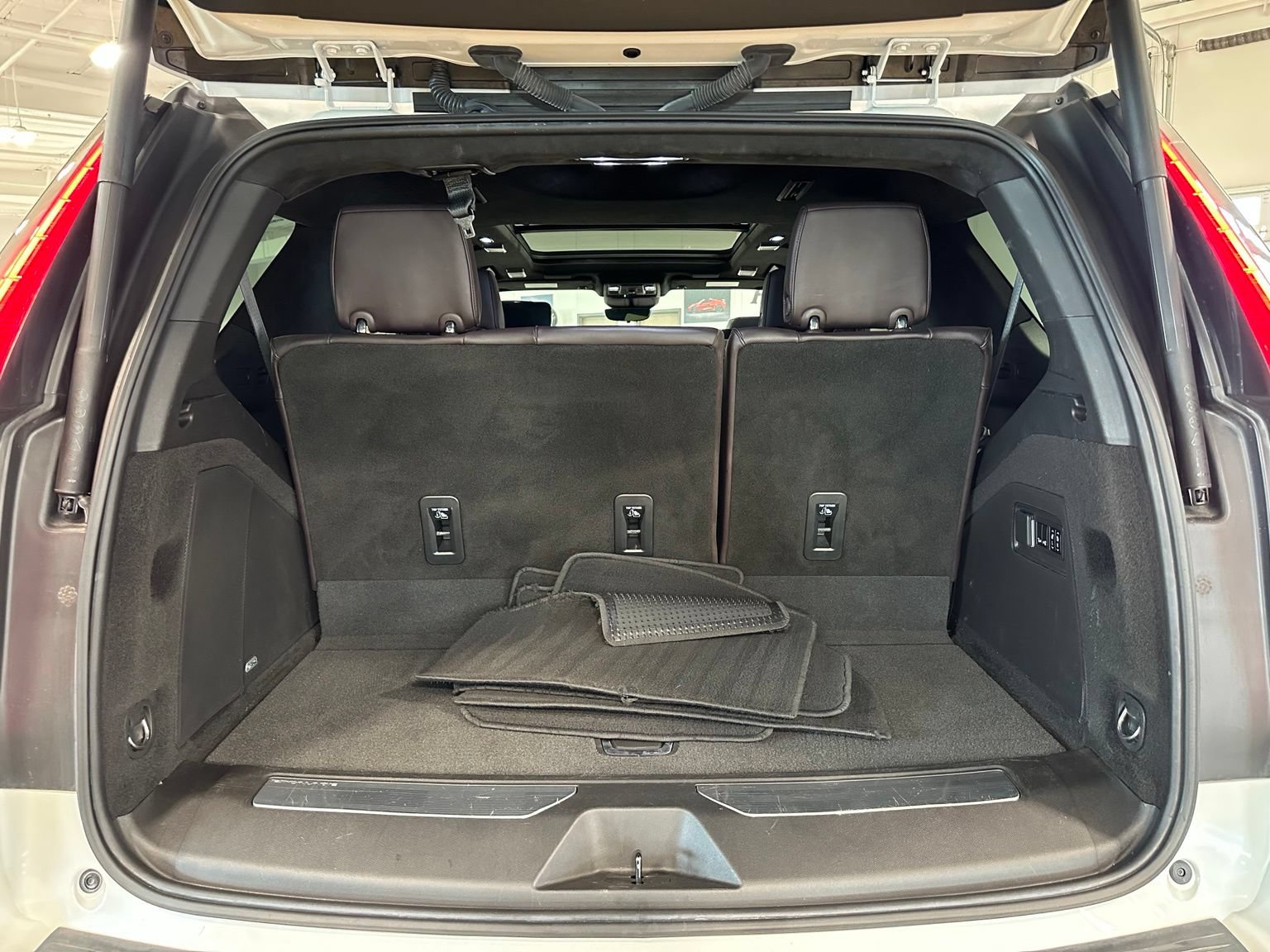Used 2023 Cadillac Escalade V AWD/4WD image 54