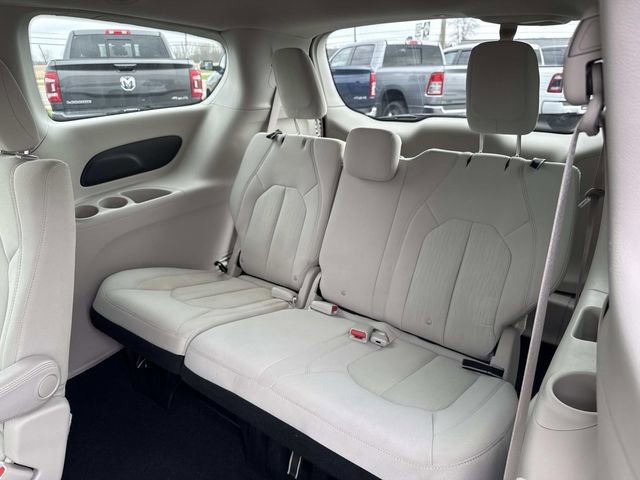 Used 2017 Chrysler Pacifica LX FWD image 24