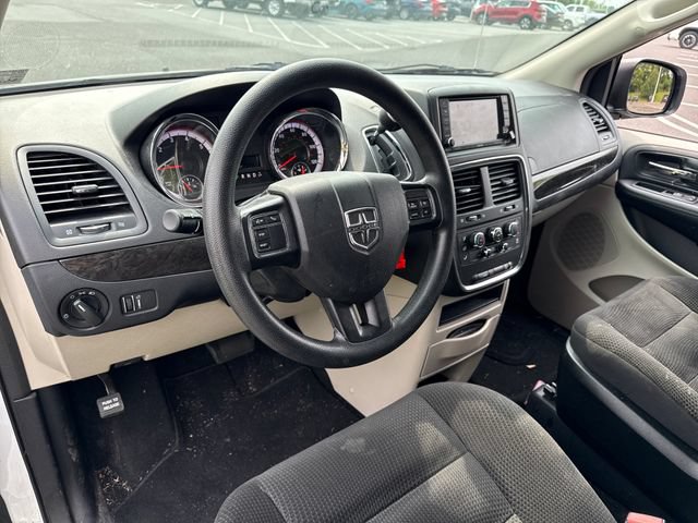 Used 2019 Dodge Grand Caravan SE w/ UConnect Hands-Free Group FWD image 14