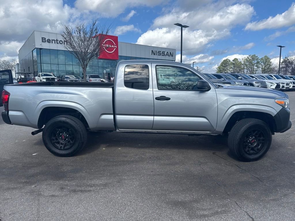 Used 2019 Toyota Tacoma SR image 3