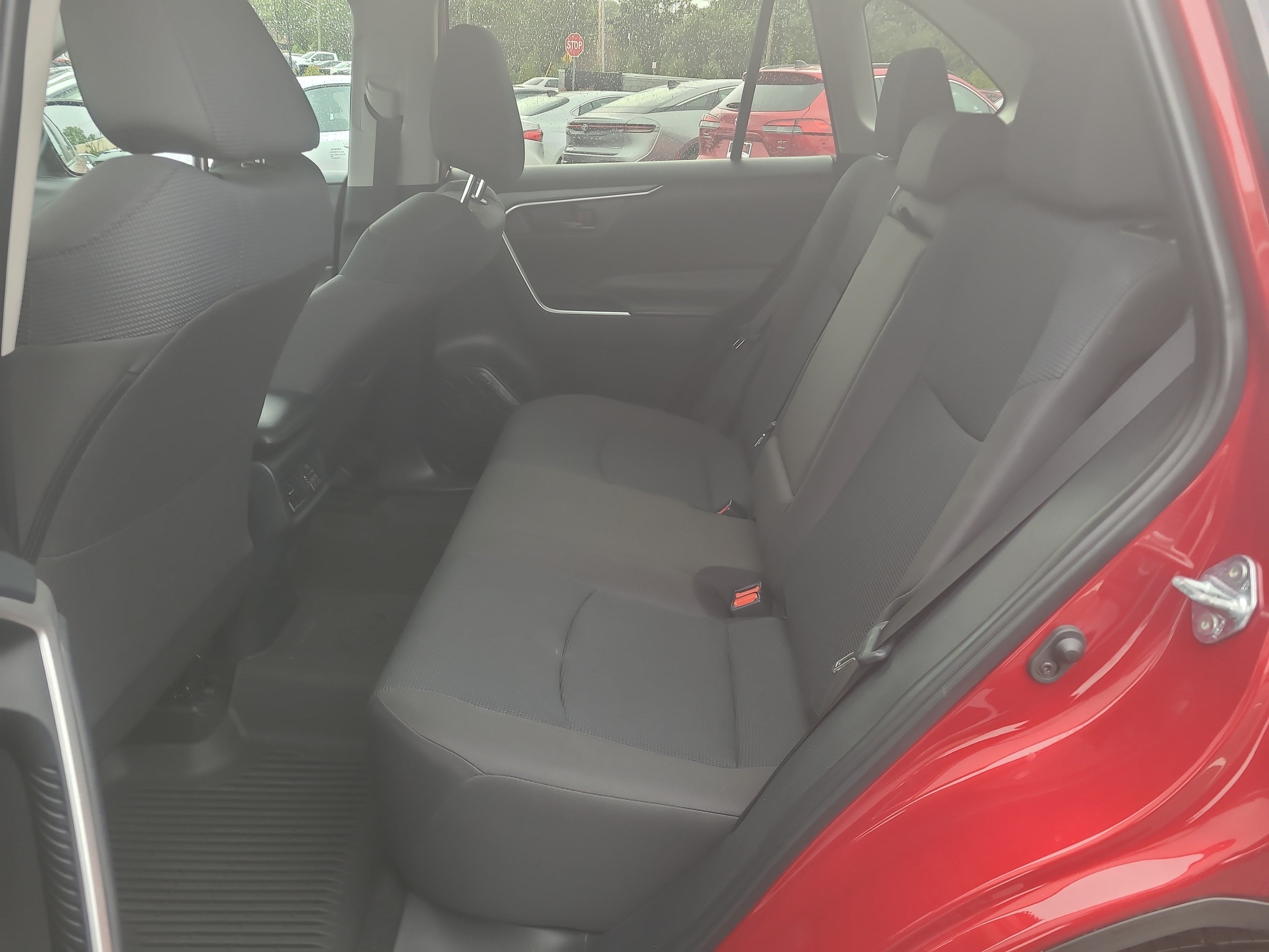 Used 2024 Toyota RAV4 LE AWD/4WD image 27