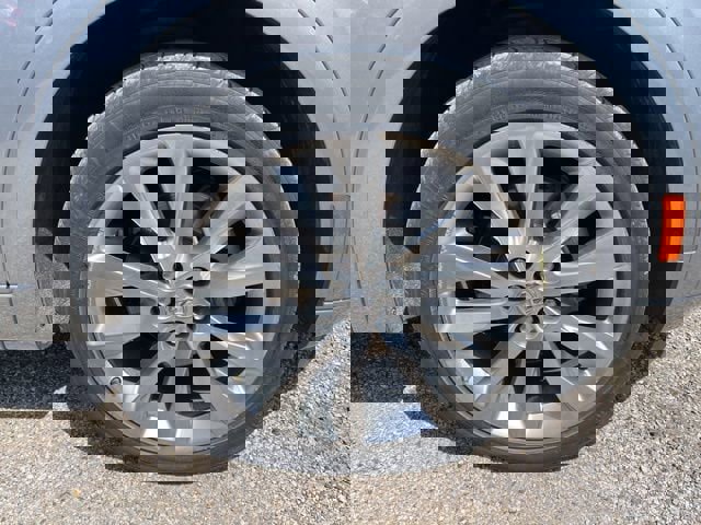 Used 2023 Buick Envision Avenir image 24