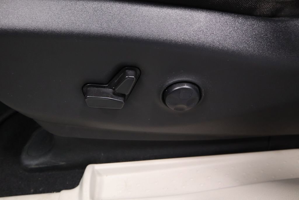 Used 2022 Chrysler Pacifica Touring-L image 24