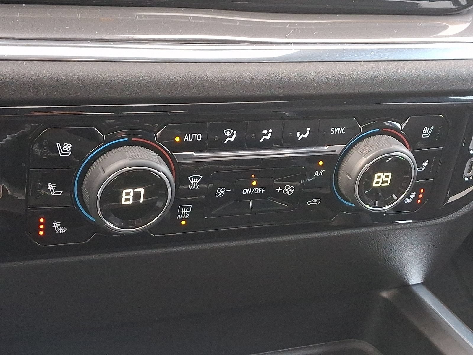 Certified 2025 Chevrolet Silverado 3500 High Country w/ High Country Premium Package AWD/4WD image 16