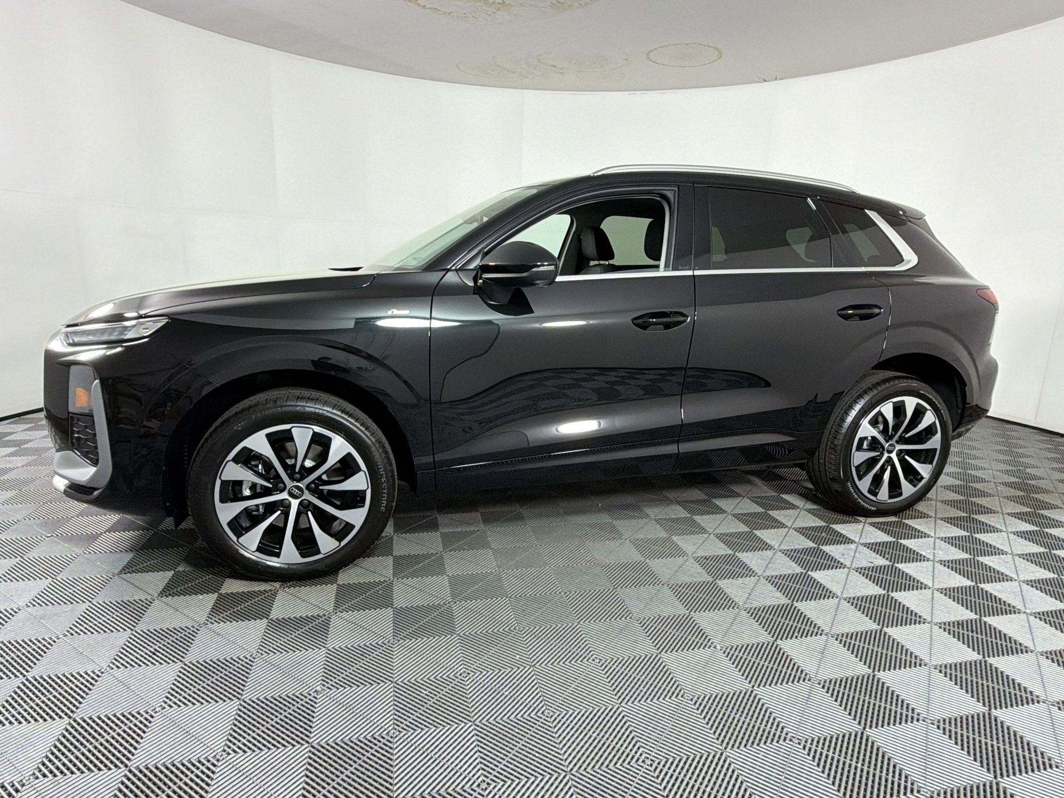 New 2026 Audi Q3 quattro 2.0T image 2