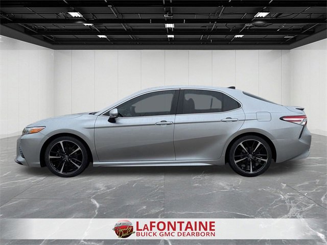 Used 2020 Toyota Camry XSE image 2