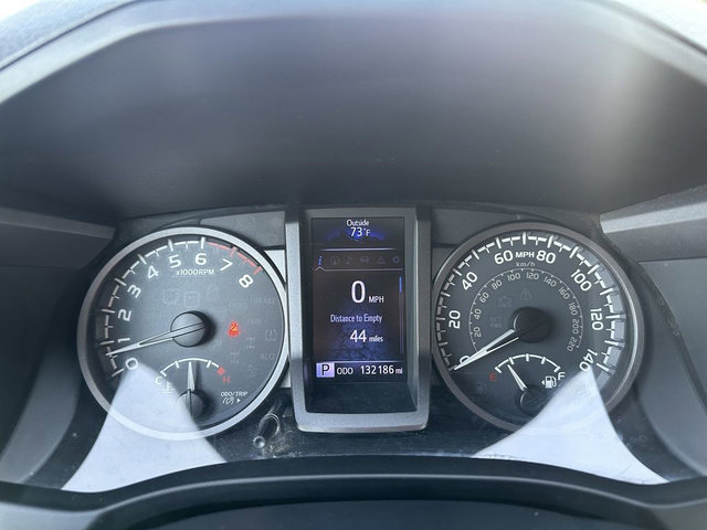 Used 2018 Toyota Tacoma TRD Sport image 10