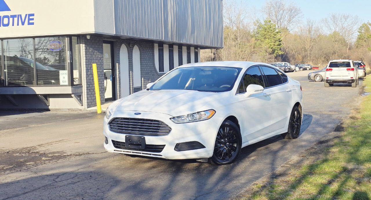 Used 2014 Ford Fusion SE FWD image 2