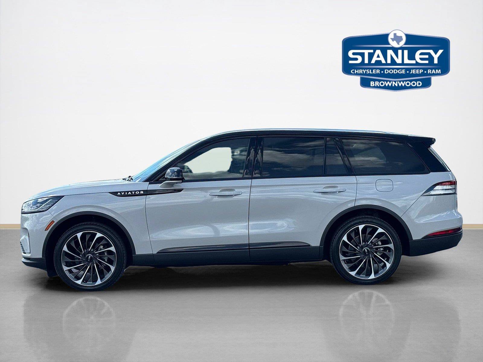 Used 2025 Lincoln Aviator Reserve w/ Equipment Group 201A AWD/4WD image 4