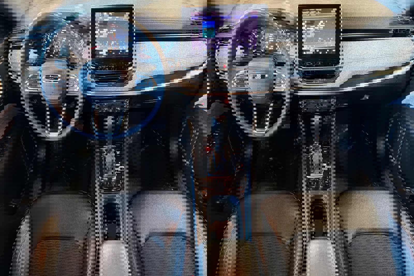 Used 2024 Jeep Compass Latitude image 3