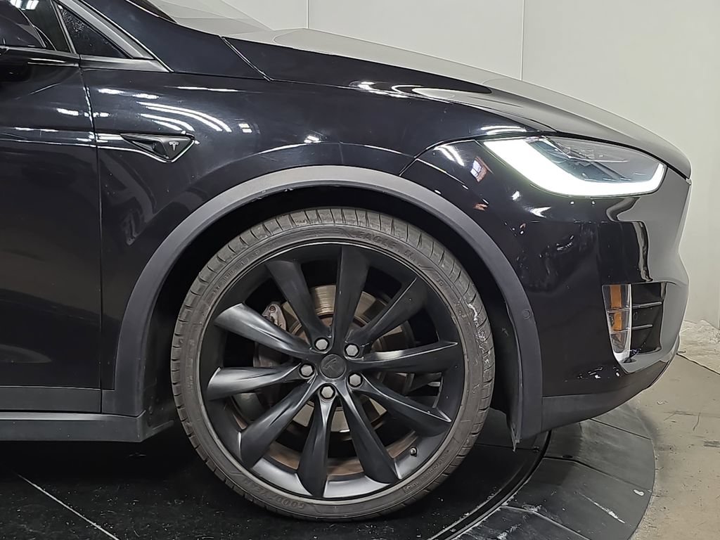 Used 2018 Tesla Model X 75D AWD/4WD image 11