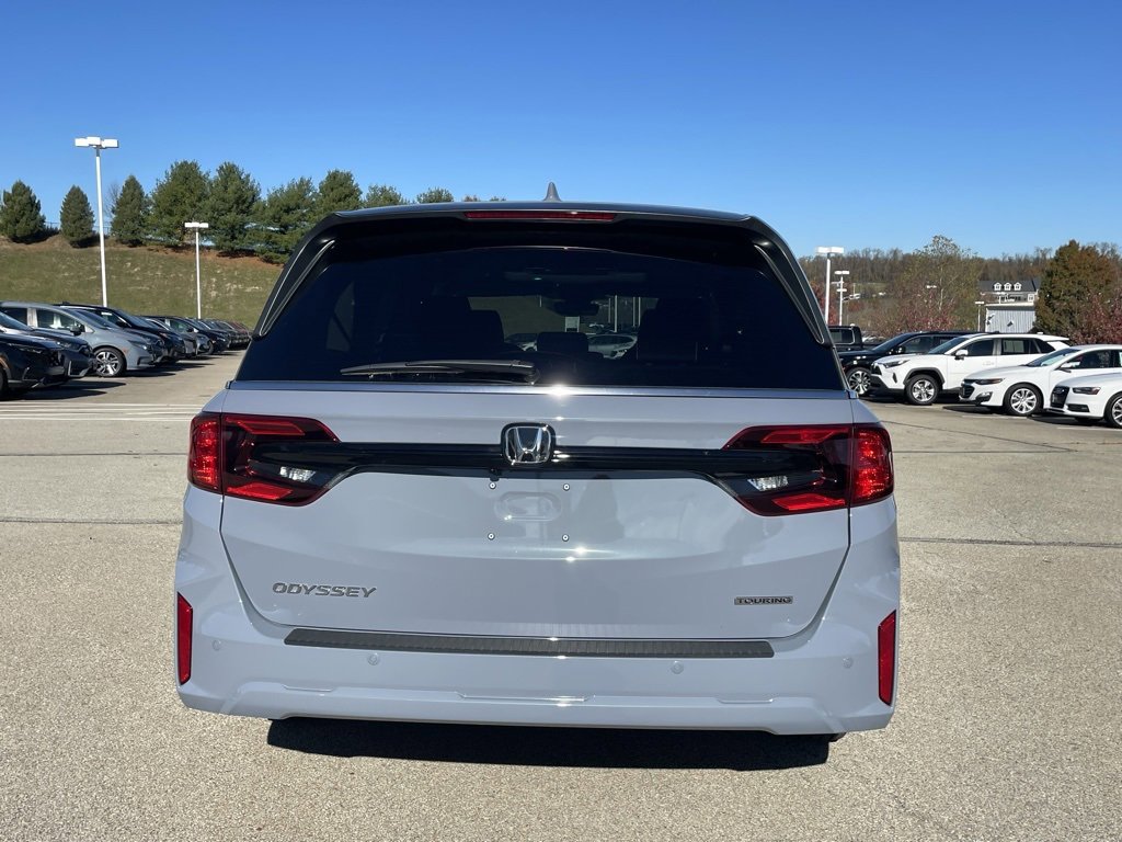 New 2026 Honda Odyssey Touring image 4