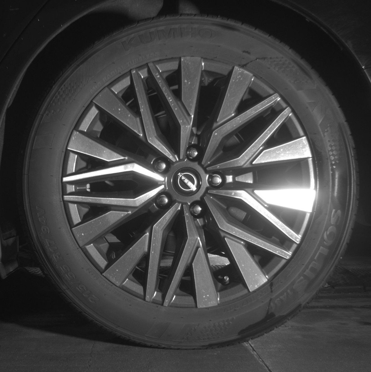 Used 2025 Nissan Altima 2.5 SV FWD image 14
