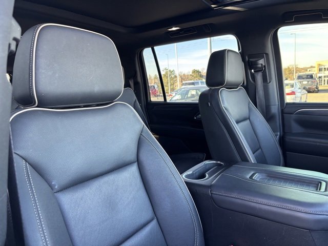 Used 2024 GMC Yukon XL SLT w/ SLT Premium Package image 25
