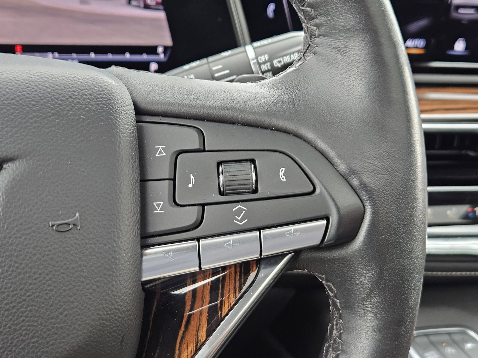 Certified 2023 Cadillac Escalade Premium Luxury AWD/4WD image 27