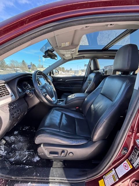 Used 2015 Toyota Highlander Limited Platinum image 9