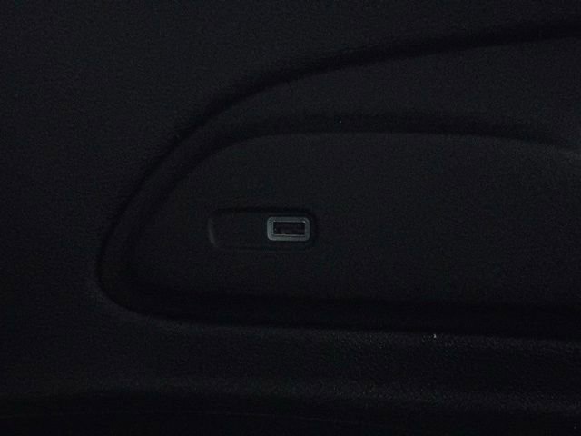 Used 2025 Chrysler Pacifica Limited image 25