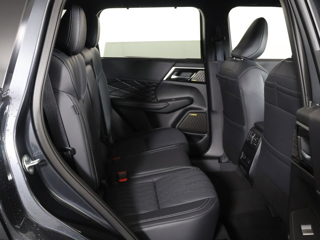 New 2026 Mitsubishi Outlander SEL Black Edition AWD/4WD image 37